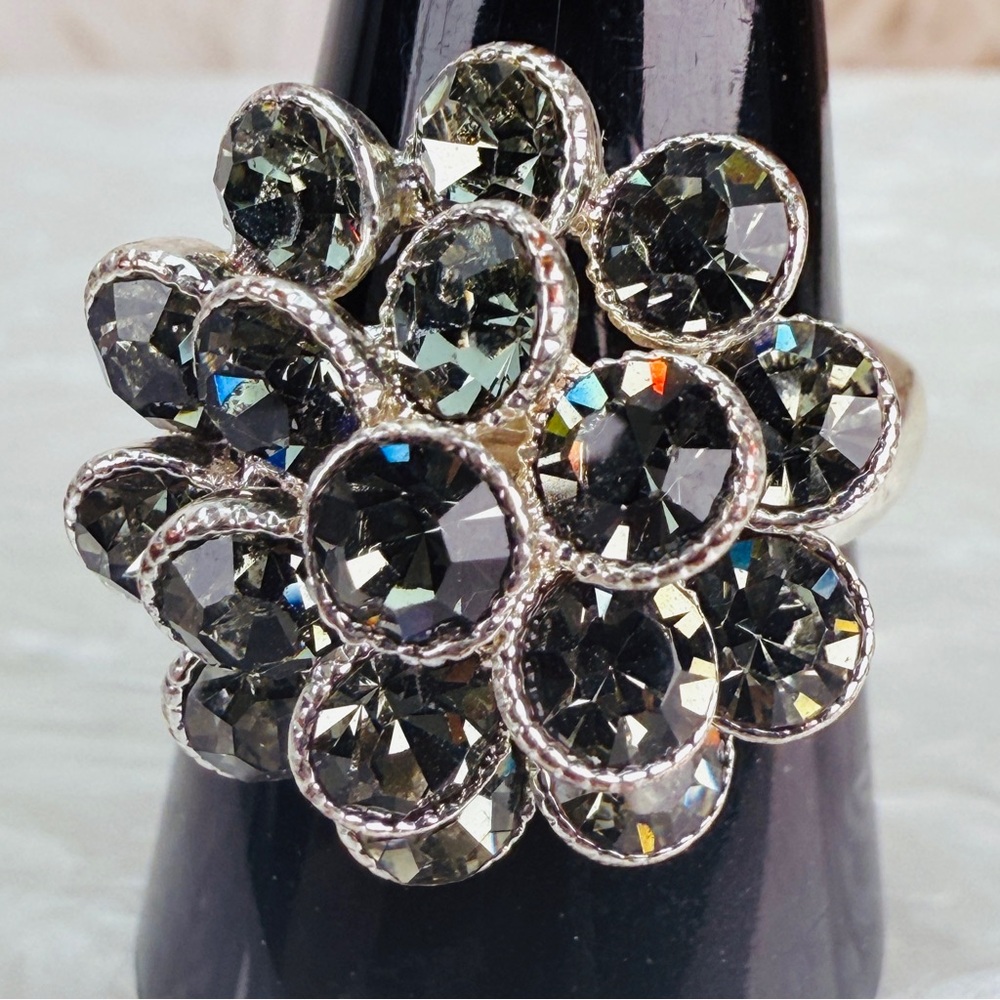 Silvertone Super Bling Statement Ring Size 8 1/2 - image 4